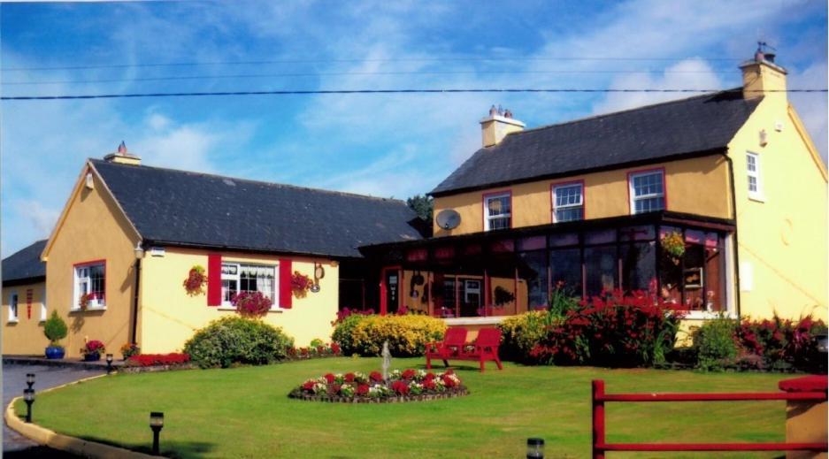 Findus House, Farmhouse Bed & Breakfast Macroom Exterior photo
