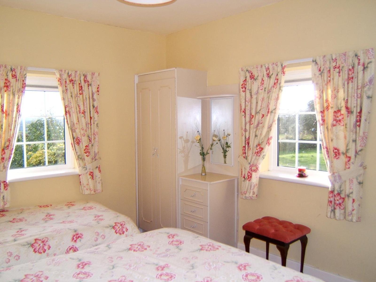 Findus House, Farmhouse Bed & Breakfast Macroom Exterior photo